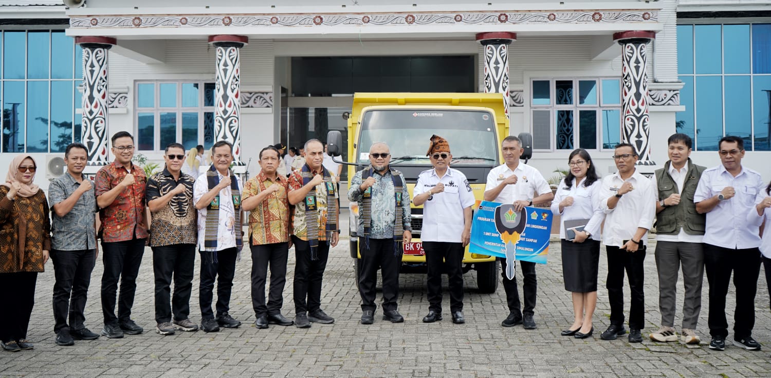 Pemkab Simalungun Terima Bantuan 1 Unit Dump Truk dari PTPN IV
